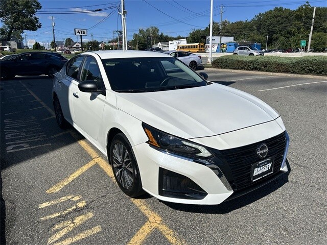 2024 Nissan Altima 2.5 SV photo 2