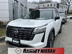 2026 Nissan Pathfinder Platinum SUV