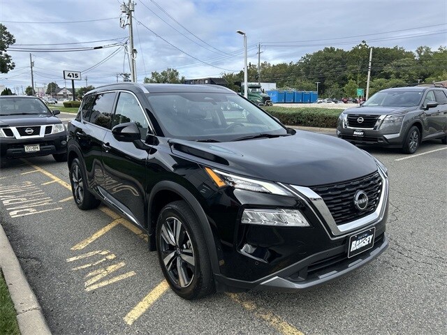 2023 Nissan Rogue SL photo 2