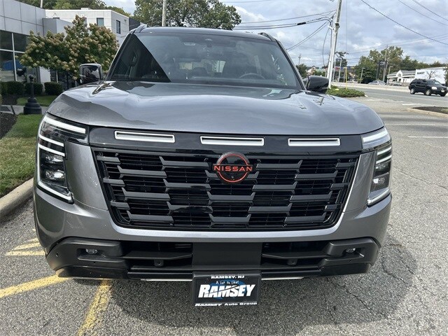 2025 Nissan Armada photo 3