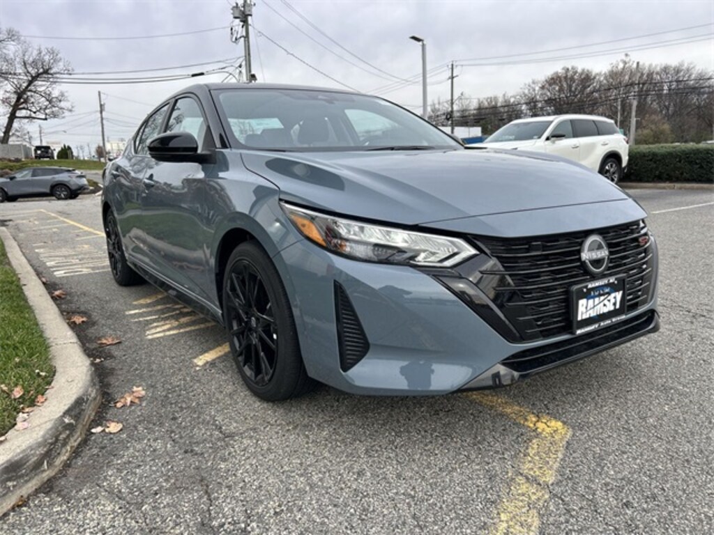 New 2025 Nissan Sentra SR Sedan