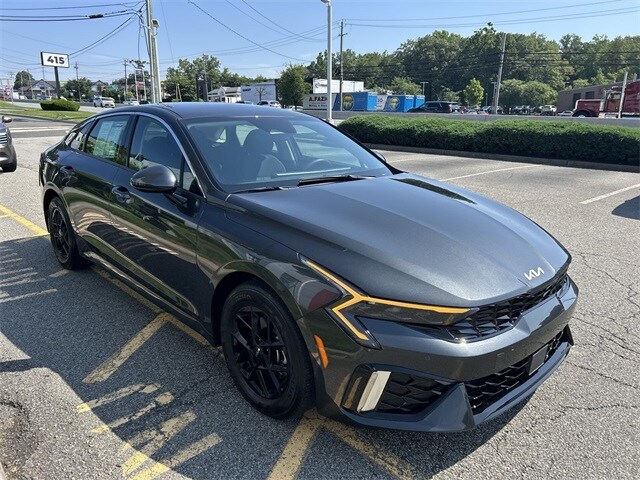 2025 Kia K5 LXS photo 2