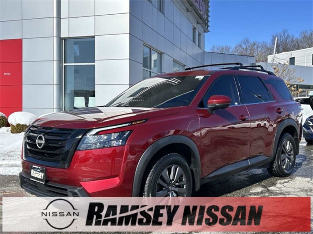 Used 2024 Nissan Pathfinder SV SUV