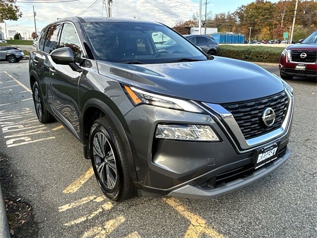 2021 Nissan Rogue SV photo 2