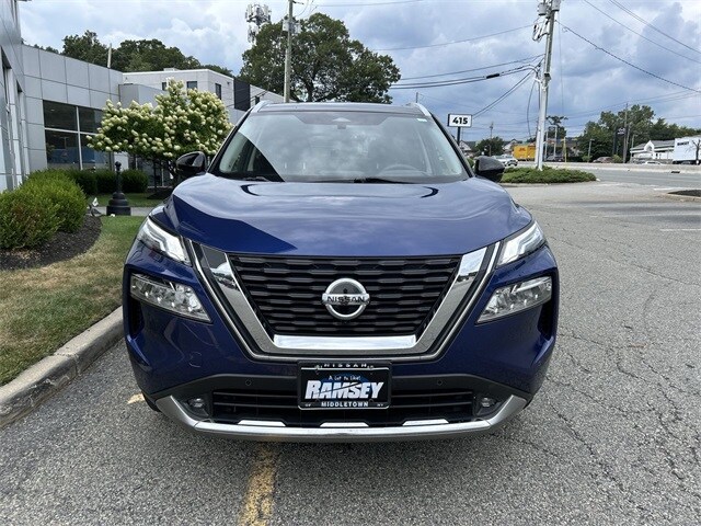 2021 Nissan Rogue Platinum photo 3