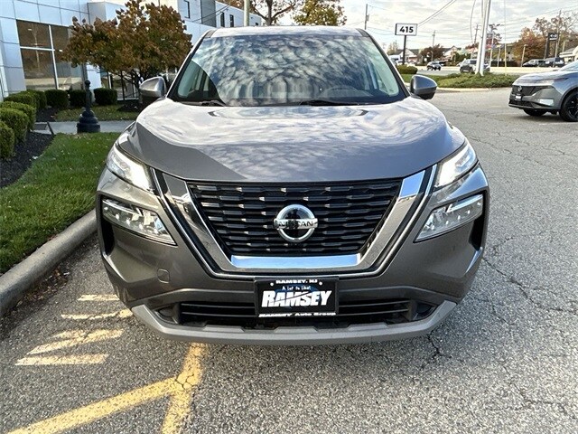 2021 Nissan Rogue SV photo 3