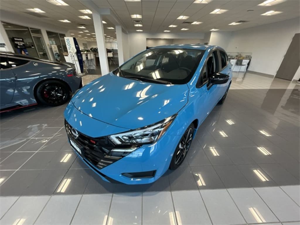 New 2025 Nissan Versa 1.6 SR Sedan