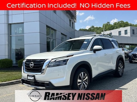 2024 Nissan Pathfinder SL SUV