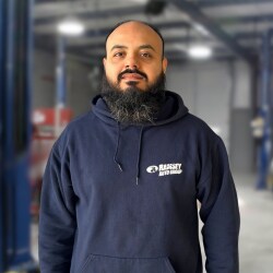 Staff member Kevin Santos from ID_ba68f9004e6d