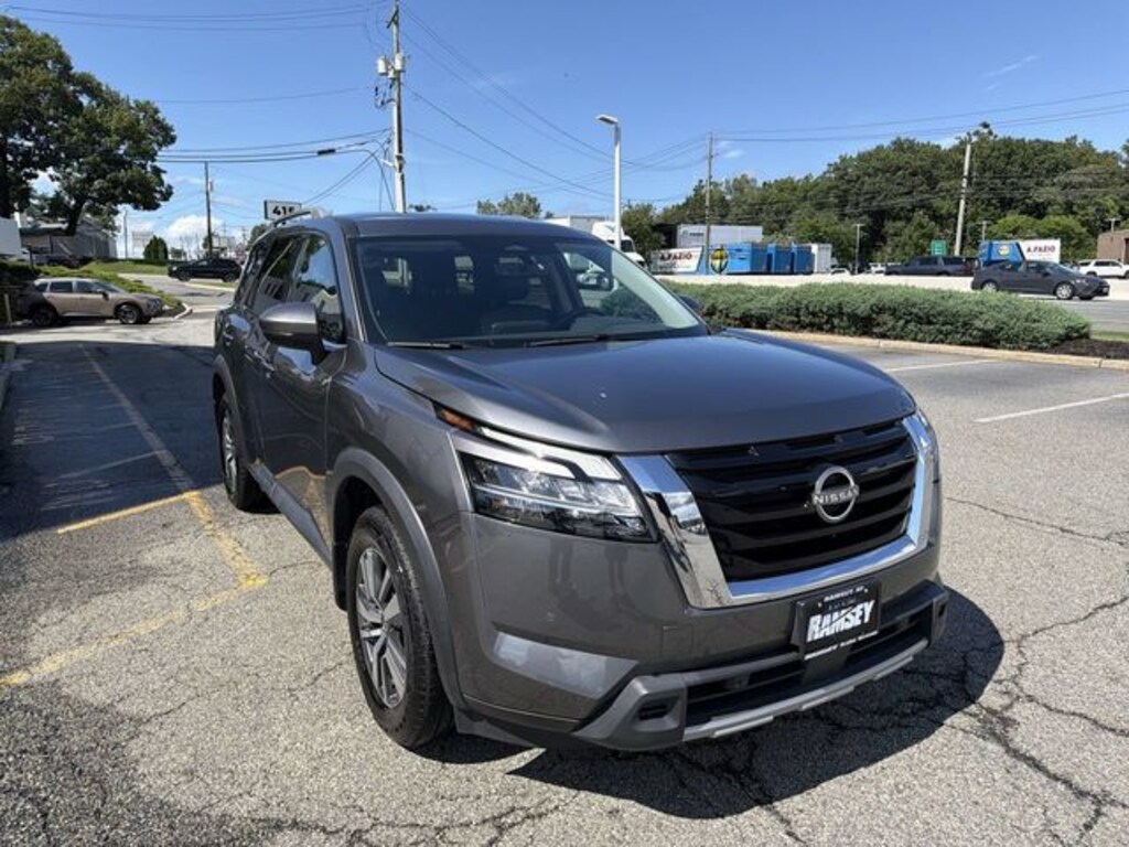 Certified 2024 Nissan Pathfinder SL SUV