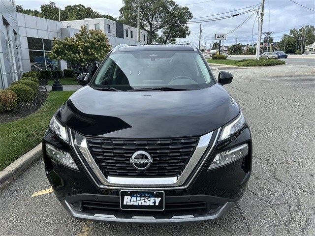 2023 Nissan Rogue SL photo 3