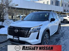 2026 Nissan Pathfinder Platinum SUV