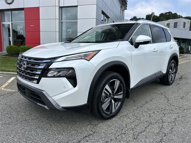 2024 Nissan Rogue SL photo 4