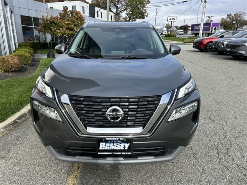 Used 2021 Nissan Rogue SV SUV