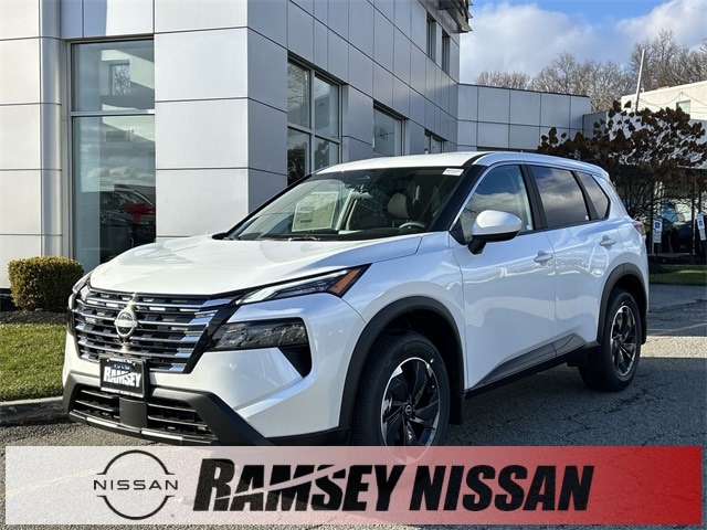 2026 Nissan Rogue SV's photo