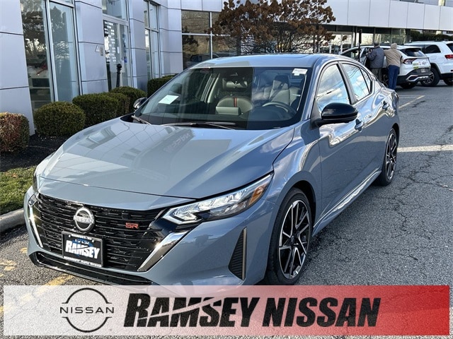 2025 Nissan Sentra SR's photo