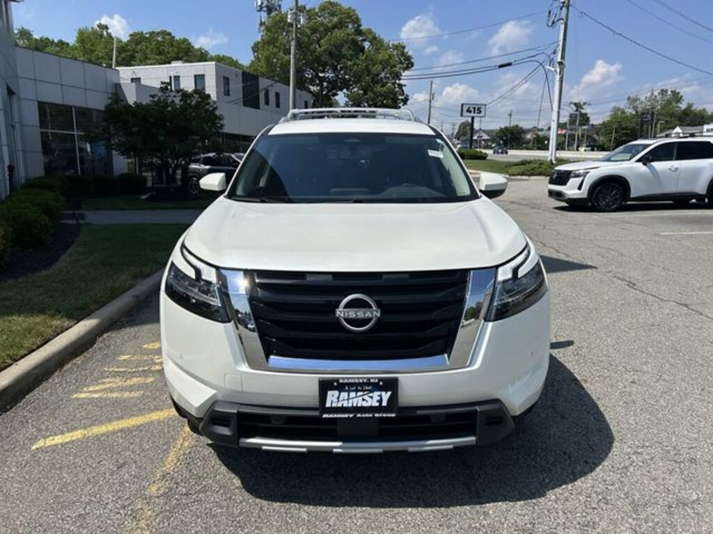 Certified 2024 Nissan Pathfinder SL SUV