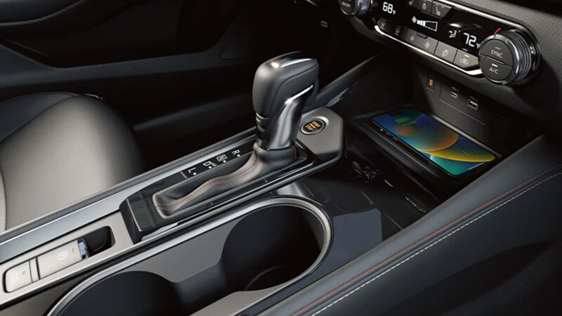 RNis-800x450-24-altima-int-gear-shift.png