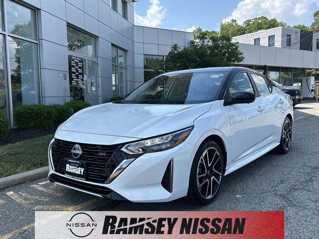 2025 Nissan Sentra SR CVT's photo