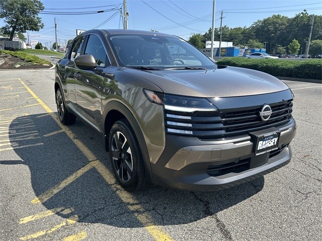 2025 Nissan Kicks SV photo 2