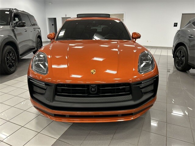 2025 Porsche Macan GTS photo 3