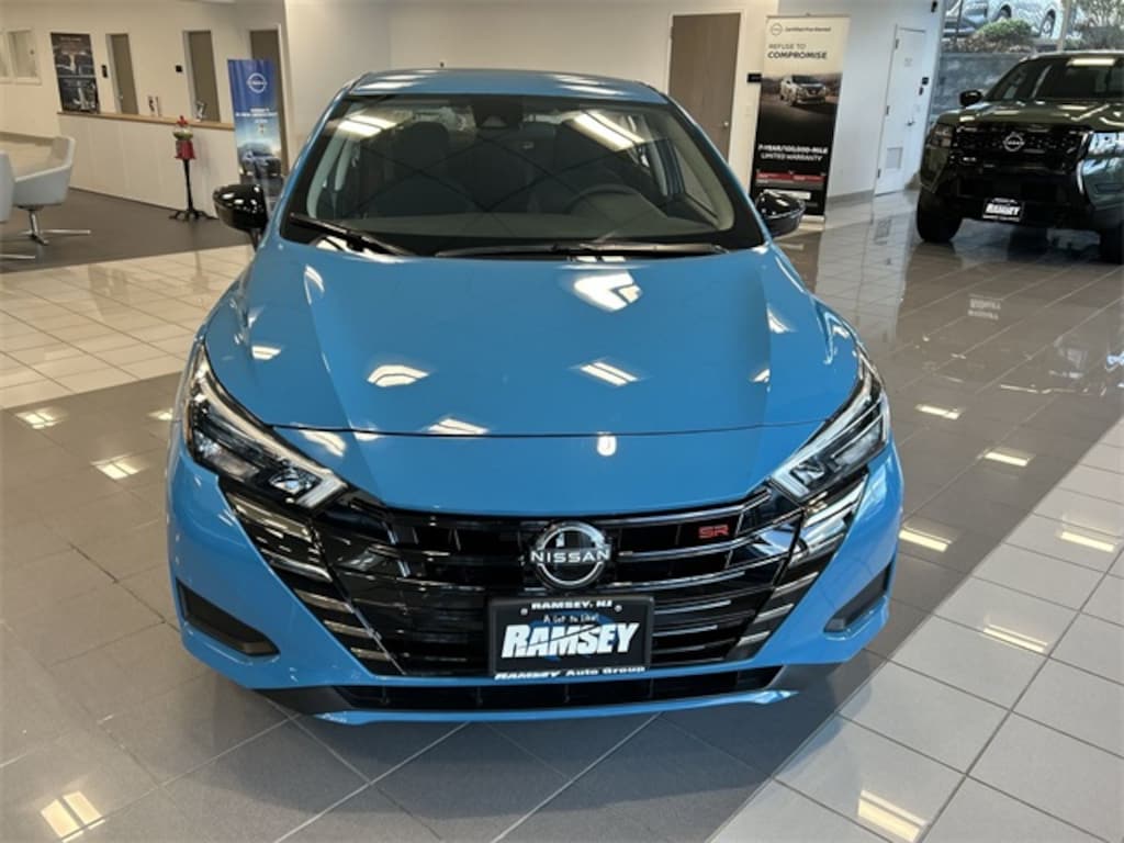 New 2025 Nissan Versa 1.6 SR Sedan