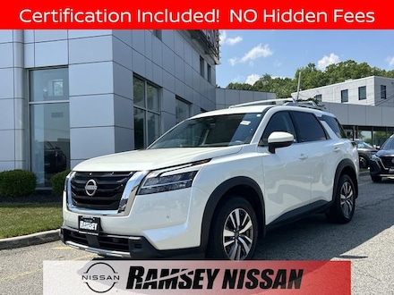 2024 Nissan Pathfinder SL SUV