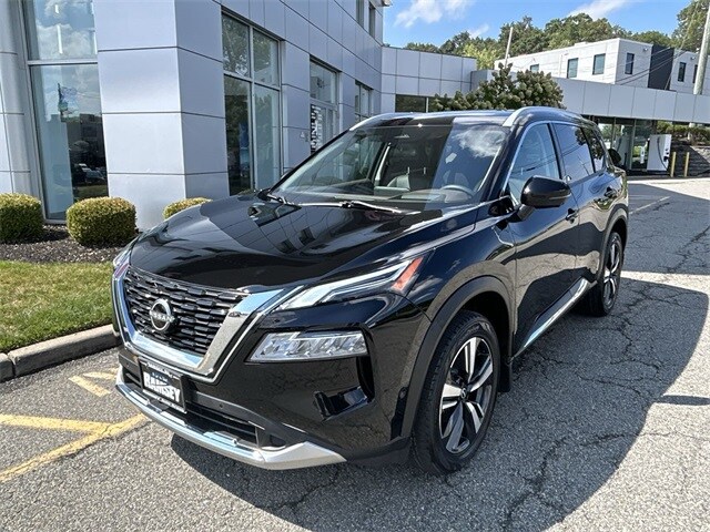 2023 Nissan Rogue Platinum photo 3