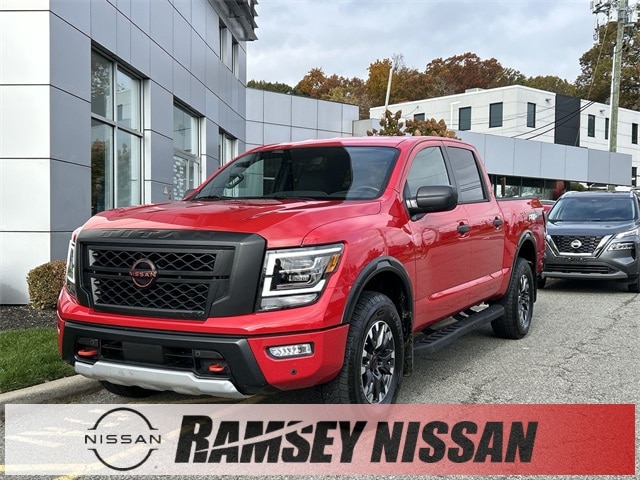 2024 Nissan Titan PRO-4X's photo