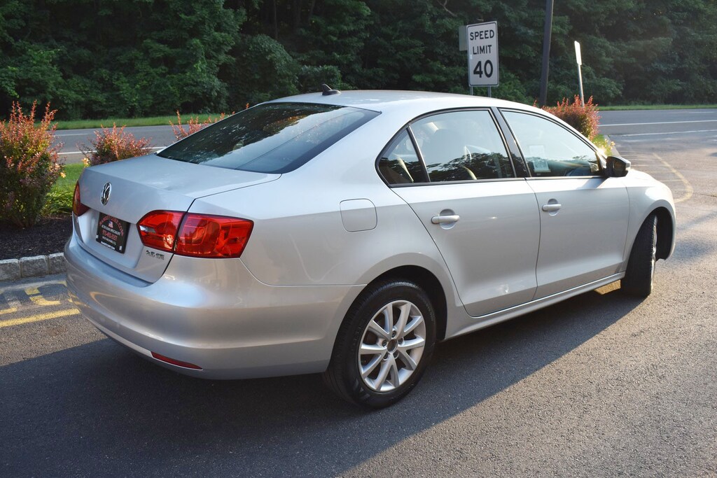 Certified 2011 Volkswagen Jetta SE 2.5L Sedan