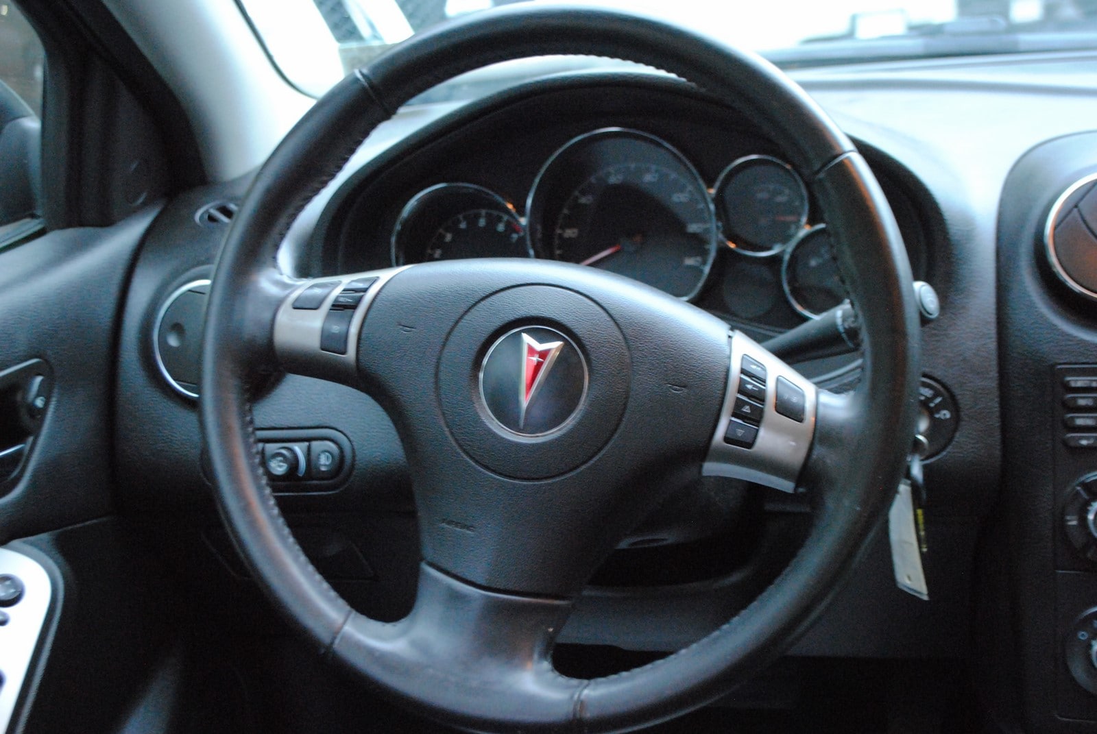 Used 2008 Pontiac G6 For Sale at Ramsey Corp. VIN 1G2ZG57N584151930