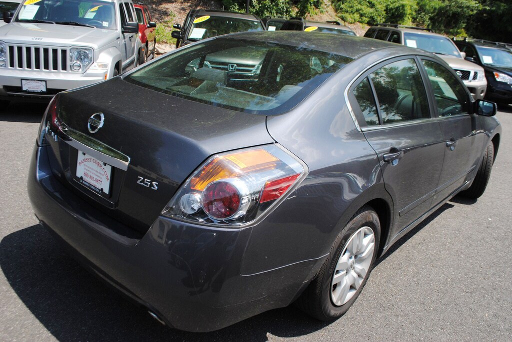 Used 2010 Nissan Altima 2.5 S Sedan