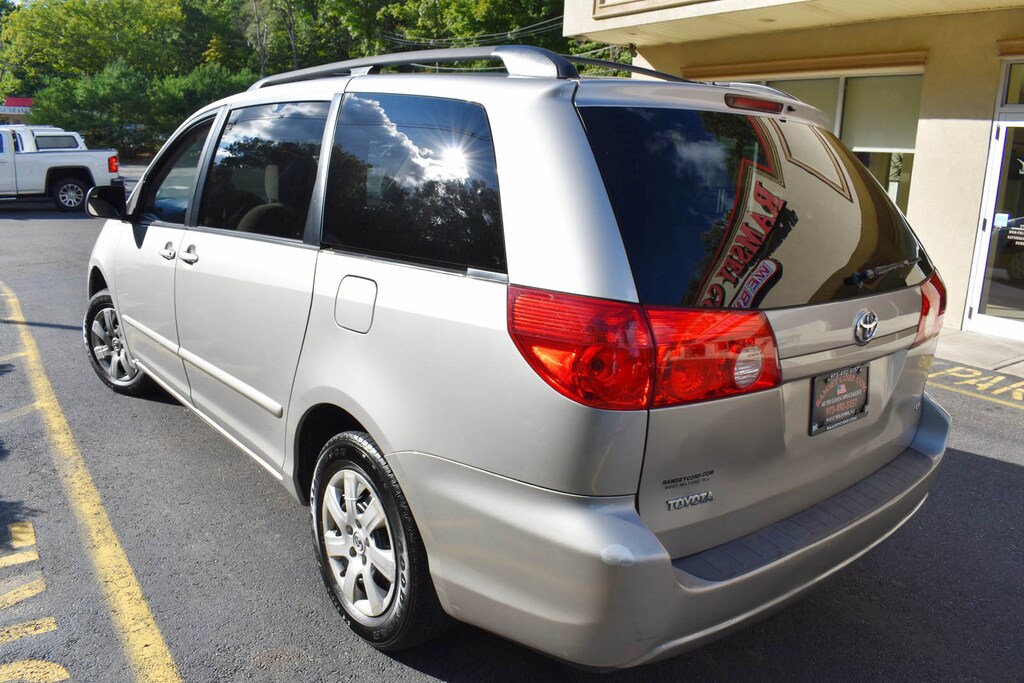 Used 2010 Toyota Sienna LE 3.5 Van