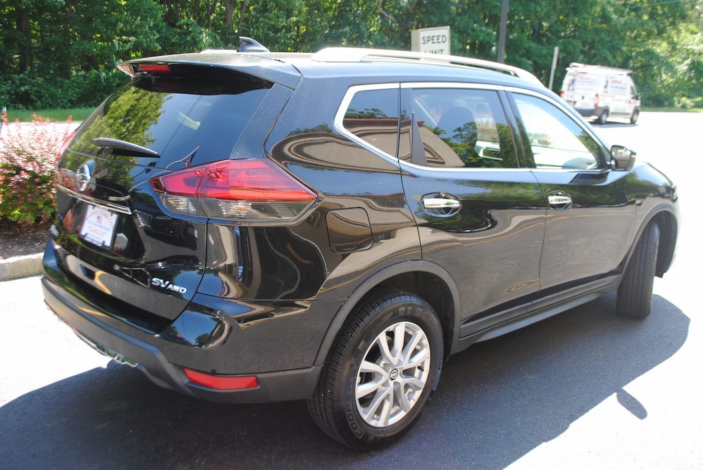Used 2017 Nissan Rogue SV 2.5 SUV