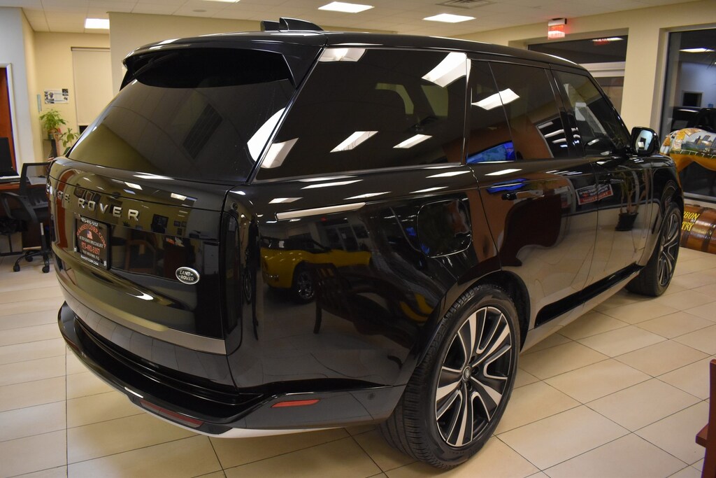 Certified 2023 Land Rover Range Rover P400 SE 3.0 SUV