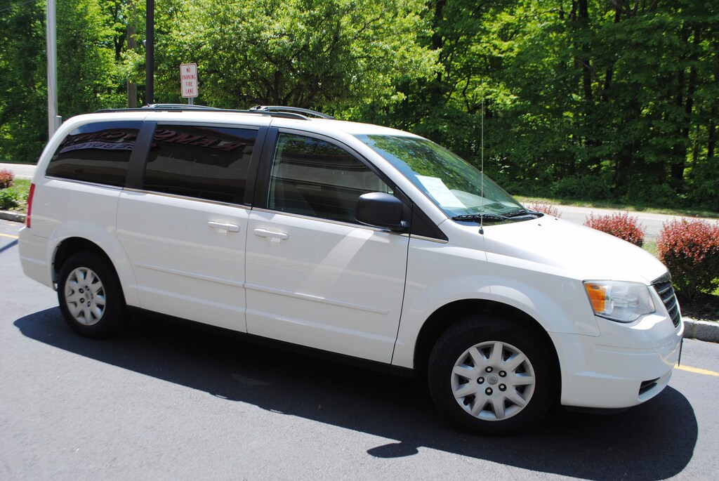Used 2009 Chrysler Town & Country LX 3.3 Van