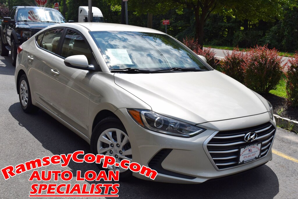 Used 2017 Hyundai Elantra SE 2.0 Sedan