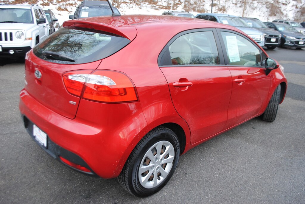 Used 2013 Kia Rio LX 1.6 Hatchback