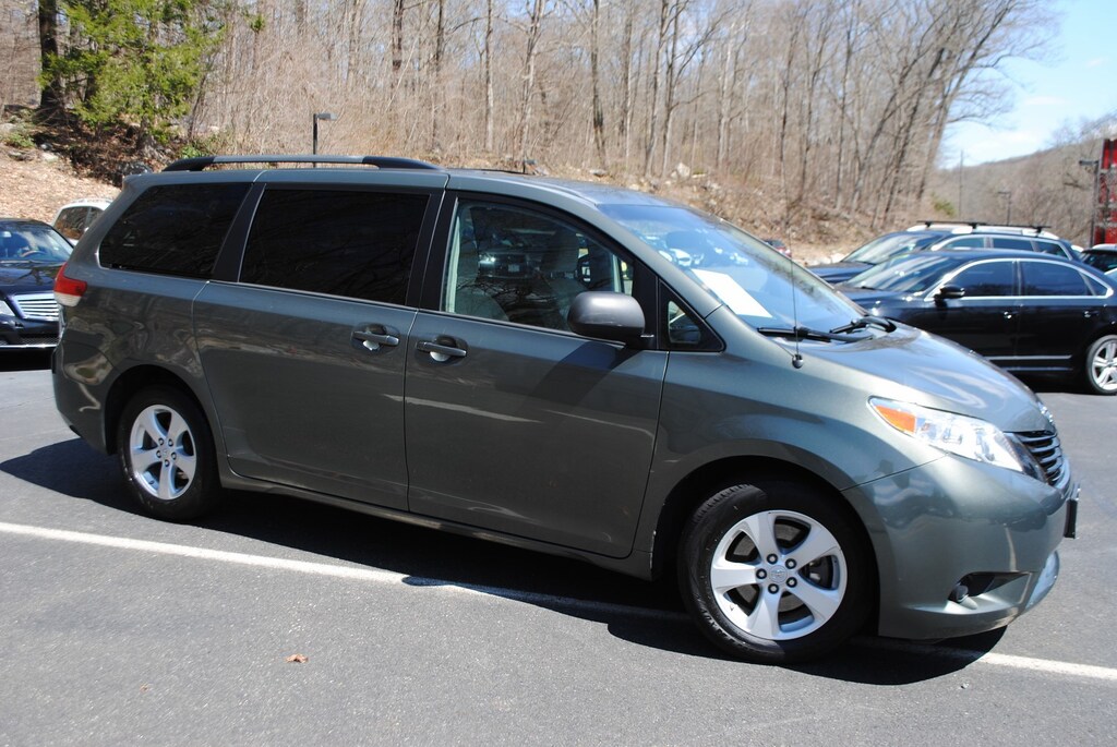 Used 2011 Toyota Sienna LE 3.5 Van