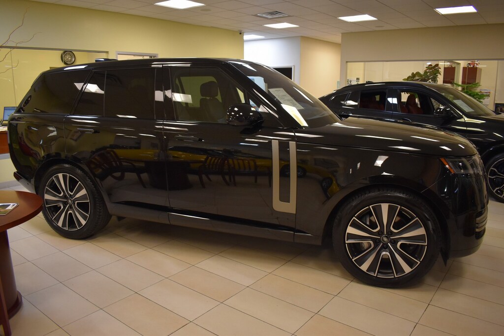 Certified 2023 Land Rover Range Rover P400 SE 3.0 SUV