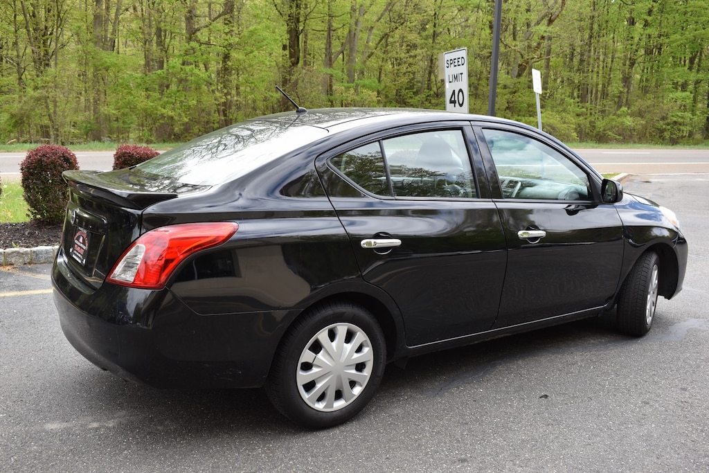 Certified 2014 Nissan Versa SV 1.6 Sedan