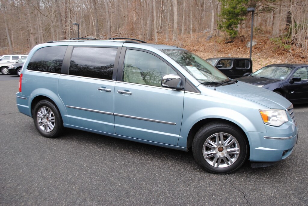 Used 2010 Chrysler Town & Country Limited 4.0 Van
