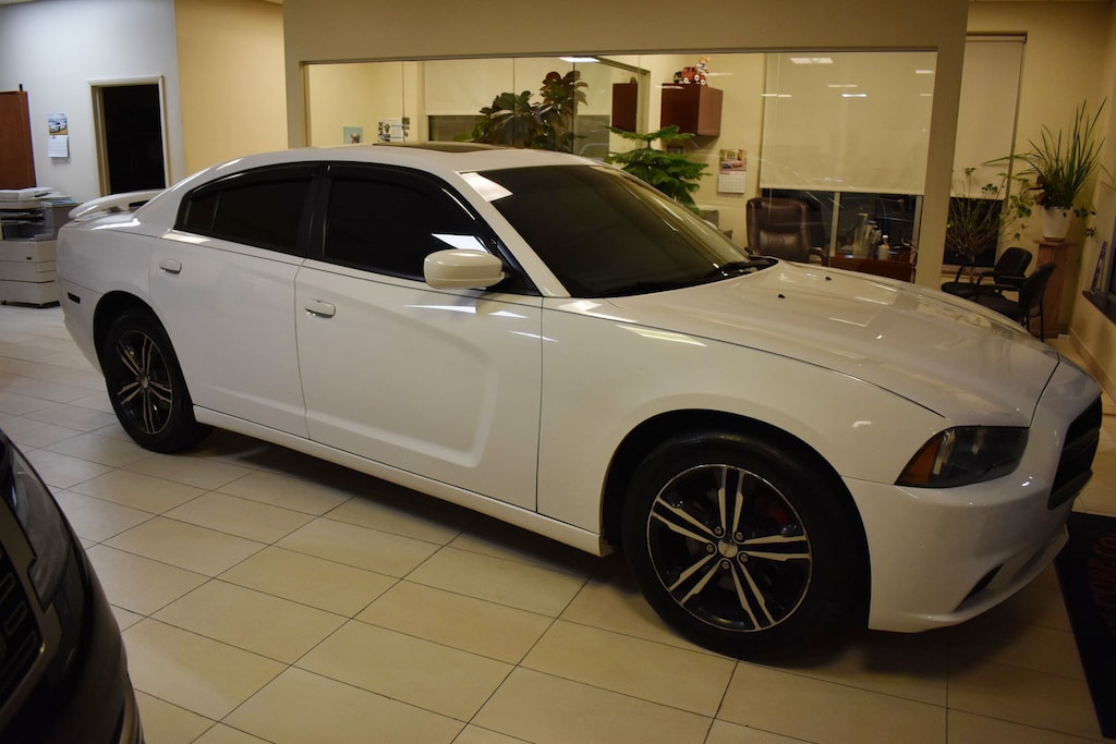 Used 2014 Dodge Charger SXT Sedan