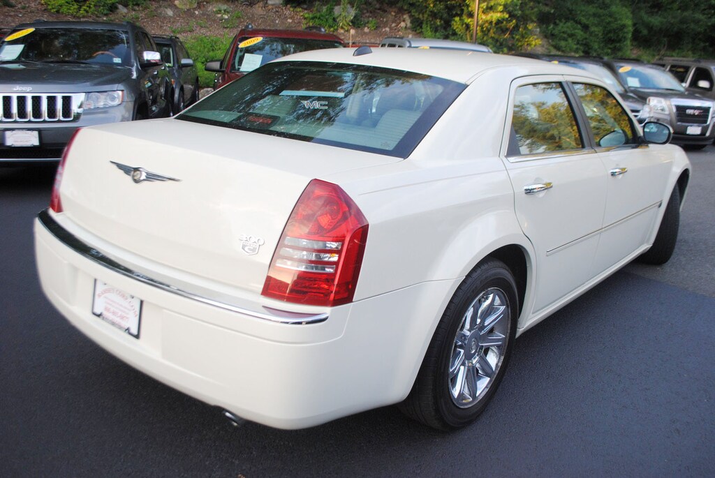 Used 2005 Chrysler 300C 5.7 Sedan