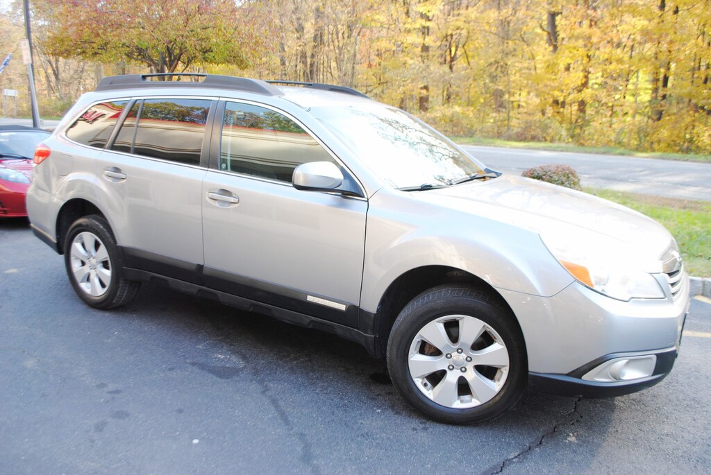 Used 2010 Subaru Outback Premium 2.5i SUV