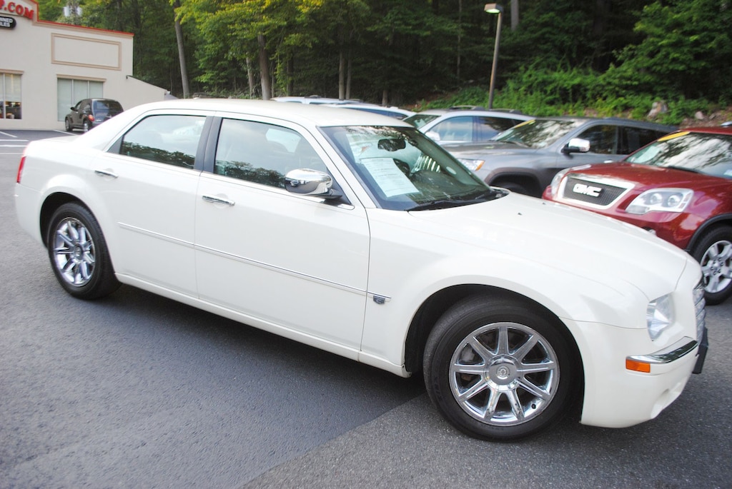Used 2005 Chrysler 300C 5.7 Sedan
