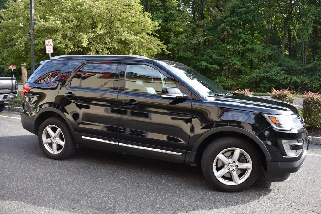 Used 2017 Ford Explorer XLT 3.5 SUV