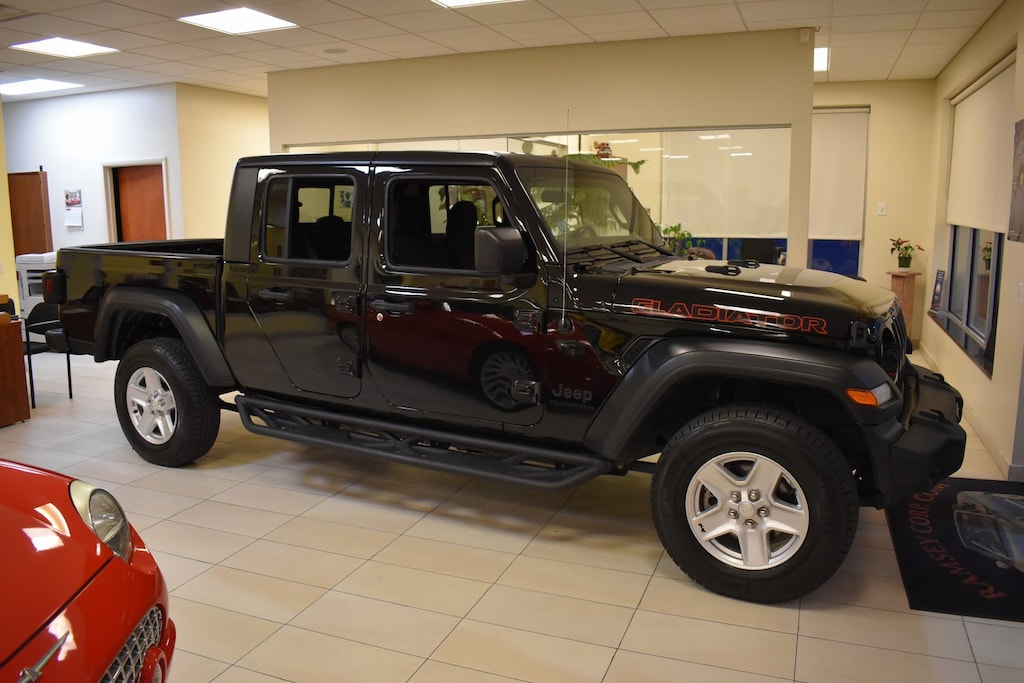 Used 2020 Jeep Gladiator Sport 3.6 Truck Crew Cab