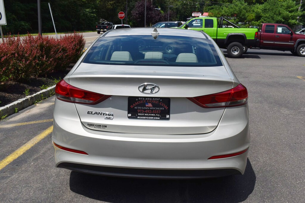 Used 2017 Hyundai Elantra SE 2.0 Sedan