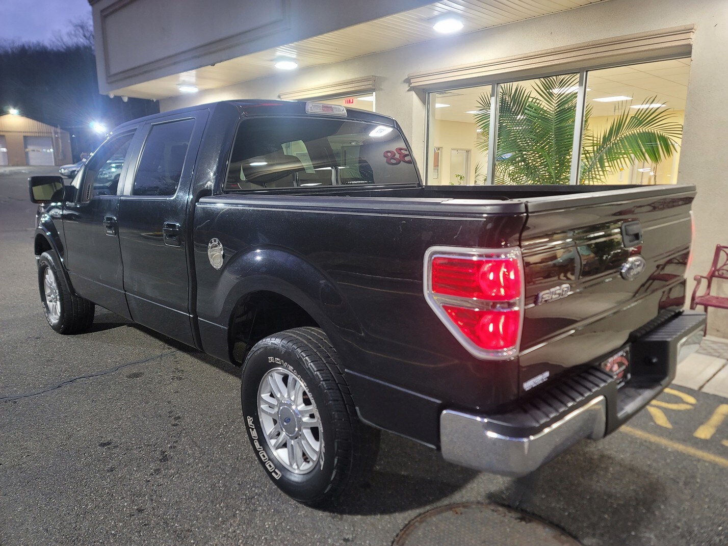 2010 Ford F-150 Lariat photo 3
